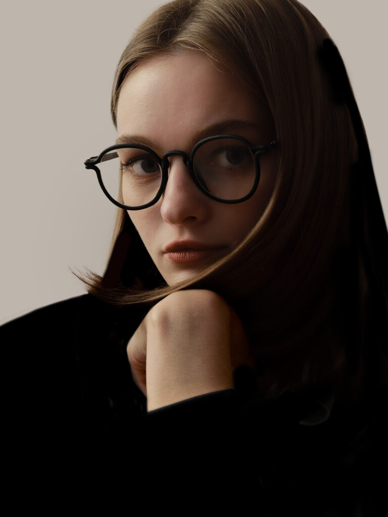 portrait-optical